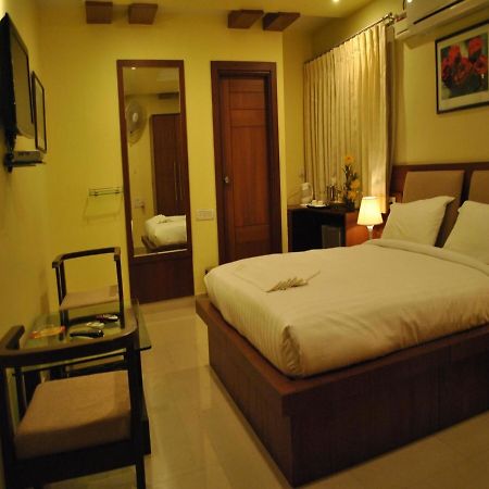 Hotel Sri Madhura Inn Hyderabad Exterior foto