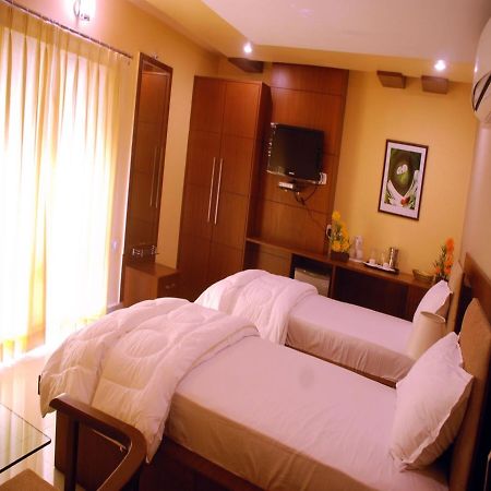 Hotel Sri Madhura Inn Hyderabad Exterior foto