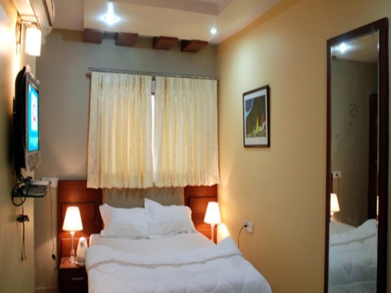 Hotel Sri Madhura Inn Hyderabad Exterior foto